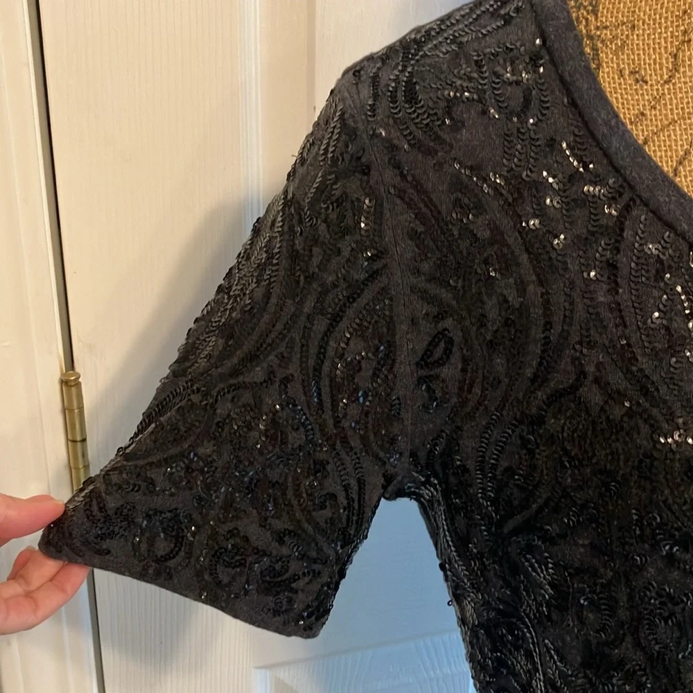 Tory Burch Arabesque wool rayon lined sequined scoop neck short sleeved blouse M